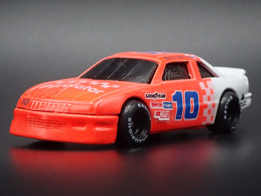 1991 91 CHEVY LUMINA #10 DERRIKE COPE PUROLATOR NASCAR 1:64 SCALE DIECAST CAR