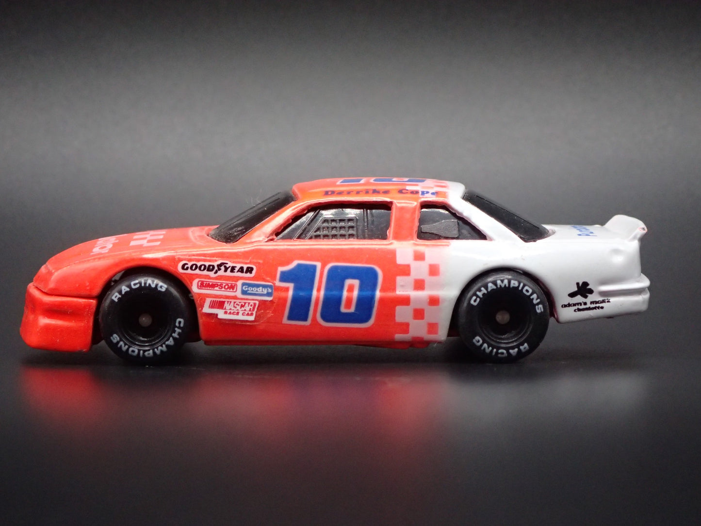 1991 91 CHEVY LUMINA #10 DERRIKE COPE PUROLATOR NASCAR 1:64 SCALE DIECAST CAR