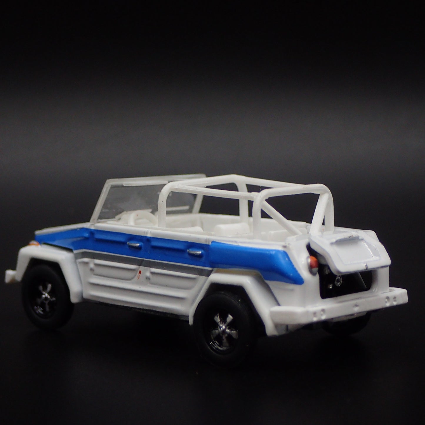 VOLKSWAGEN THING TYPE 181 WHITE 1:64 SCALE COLLECTIBLE DIORAMA DIECAST MODEL CAR