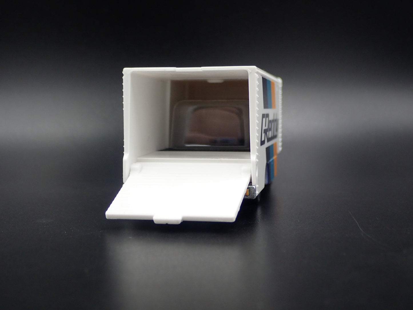 VINTAGE GREDDY CAR HAULER TRANSPORTER TRUCK WHITE 1:64 SCALE DIECAST MODEL CAR