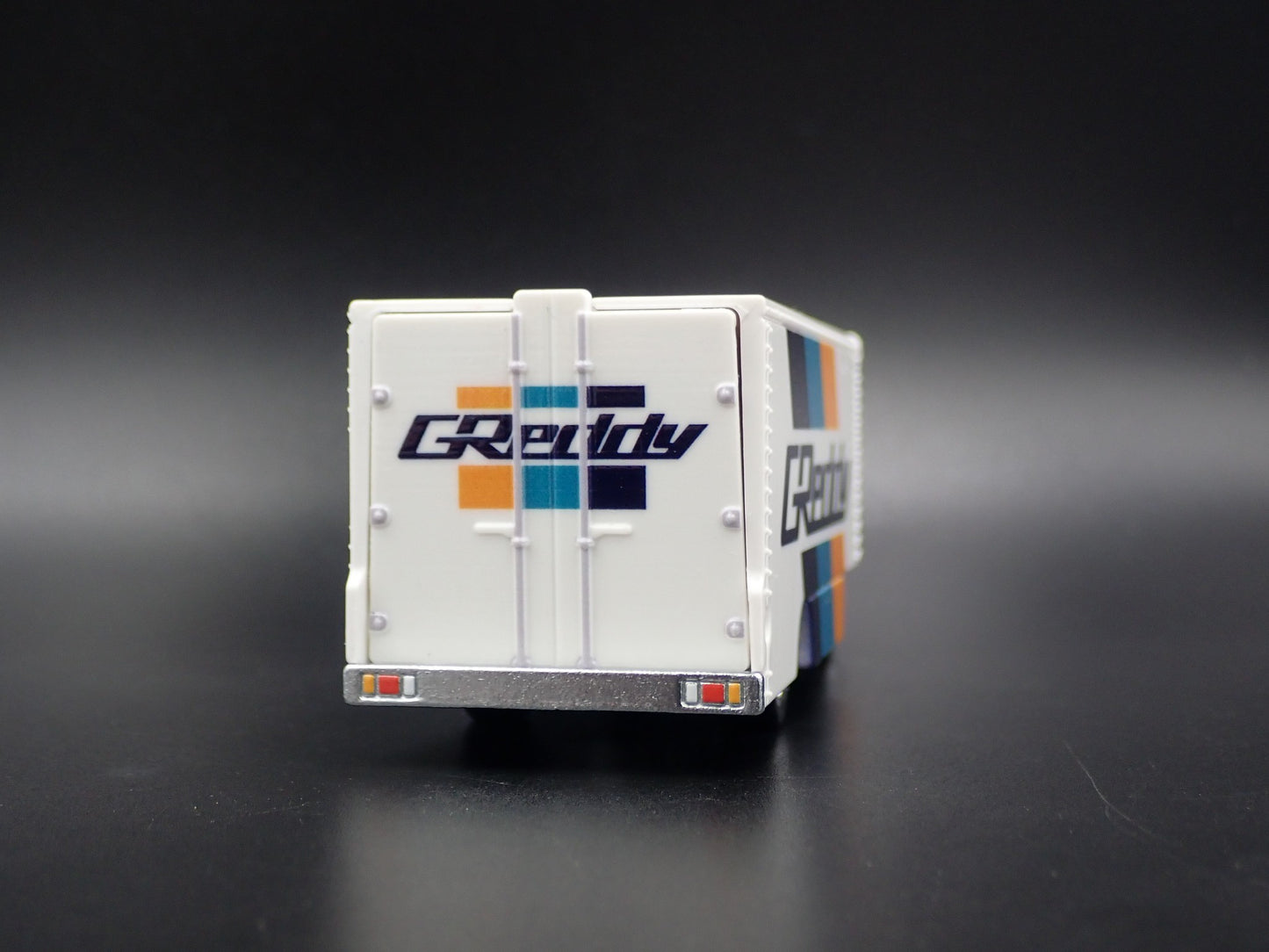VINTAGE GREDDY CAR HAULER TRANSPORTER TRUCK WHITE 1:64 SCALE DIECAST MODEL CAR