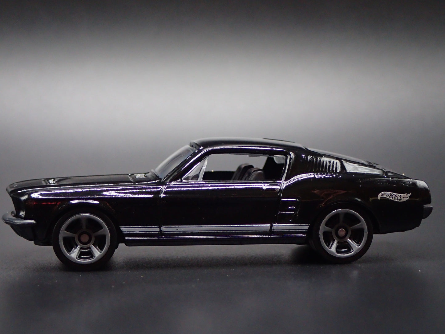 1967 67 FORD MUSTANG FASTBACK BLACK 1:64 SCALE COLLECTIBLE DIECAST MODEL CAR