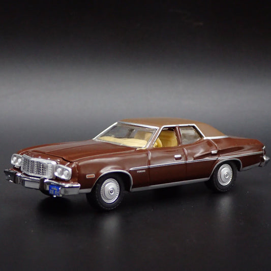1974 74 FORD GRAN TORINO BROUGHAM BURGUNDY 1:64 SCALE DIORAMA DIECAST MODEL CAR