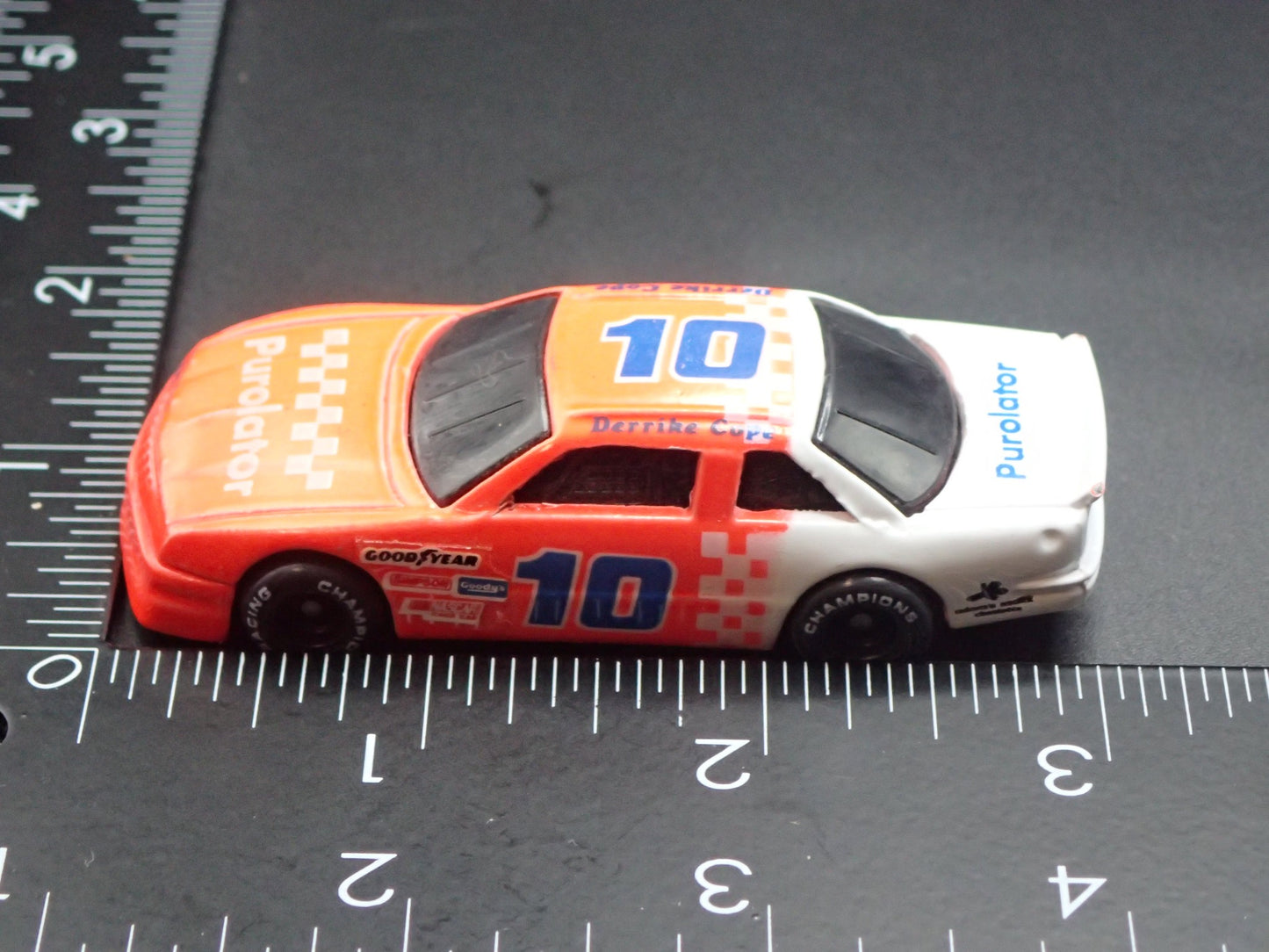 1991 91 CHEVY LUMINA #10 DERRIKE COPE PUROLATOR NASCAR 1:64 SCALE DIECAST CAR