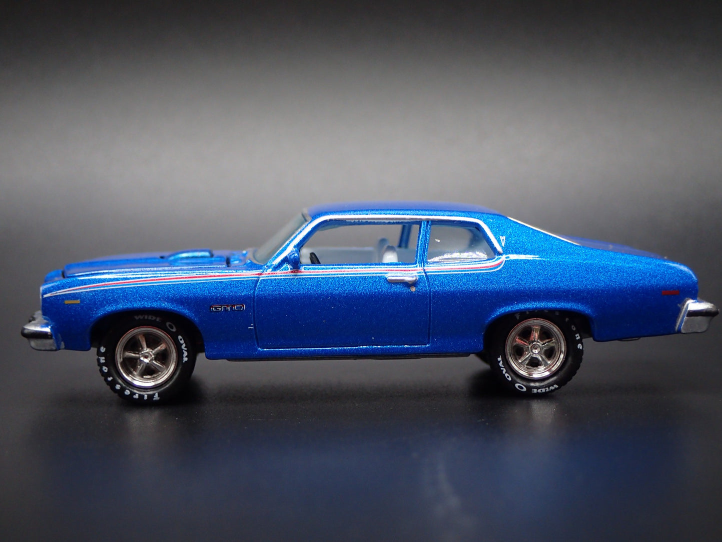 1974 74 PONTIAC GTO MUSCLE CAR BLUE 1:64 SCALE DIORAMA DIECAST MODEL CAR