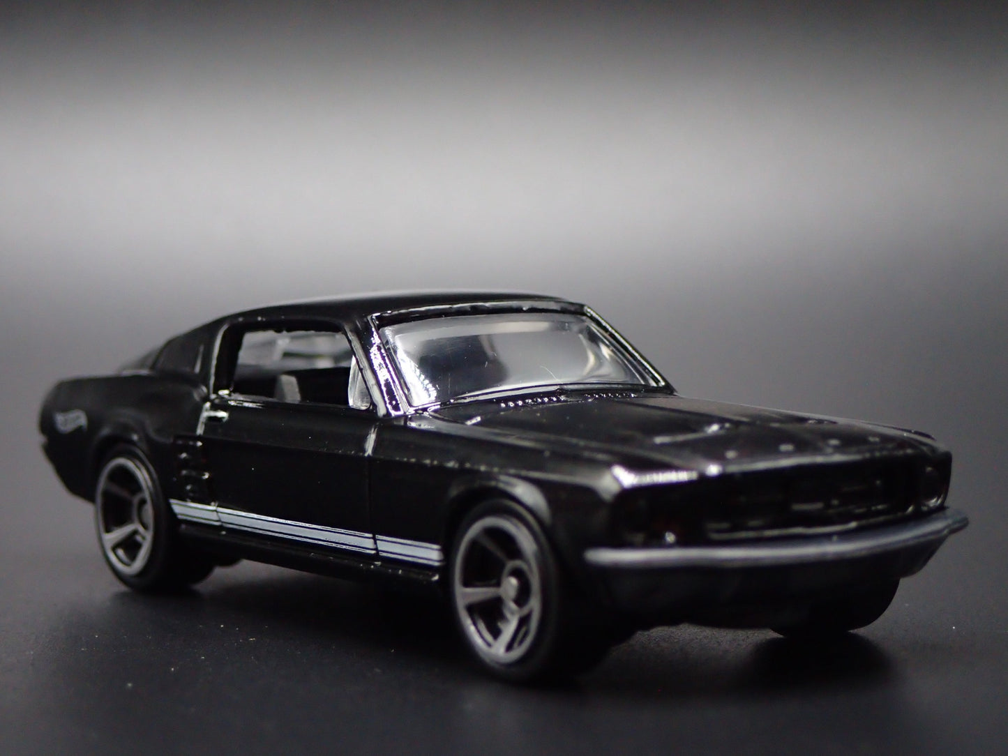 1967 67 FORD MUSTANG FASTBACK BLACK 1:64 SCALE COLLECTIBLE DIECAST MODEL CAR
