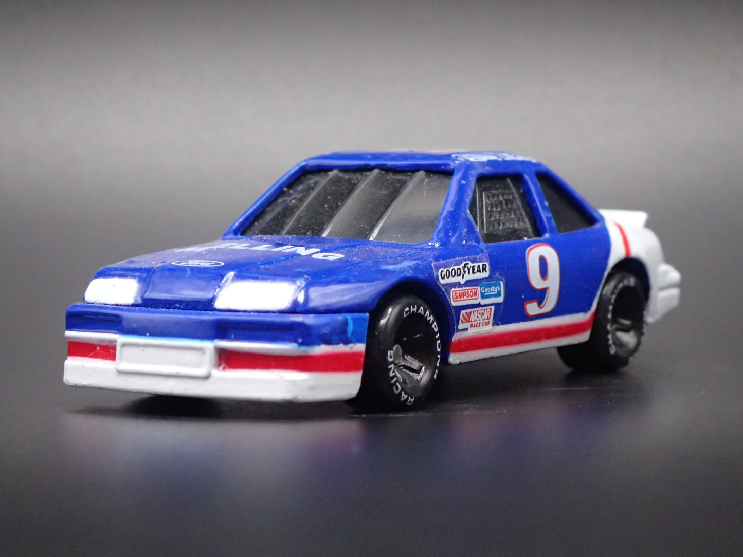 1991 91 FORD THUNDERBIRD 9 BILL ELLIOTT NASCAR 1:64 SCALE DIECAST MODEL CAR