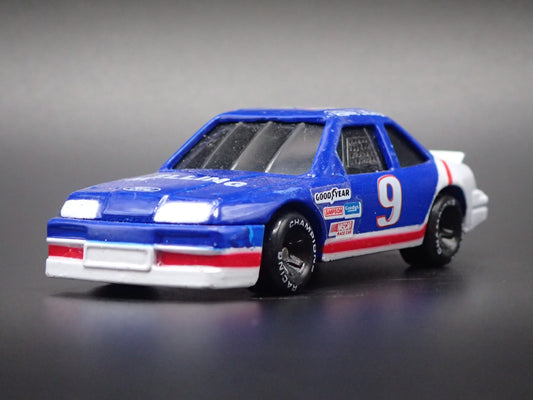 1991 91 FORD THUNDERBIRD 9 BILL ELLIOTT NASCAR 1:64 SCALE DIECAST MODEL CAR