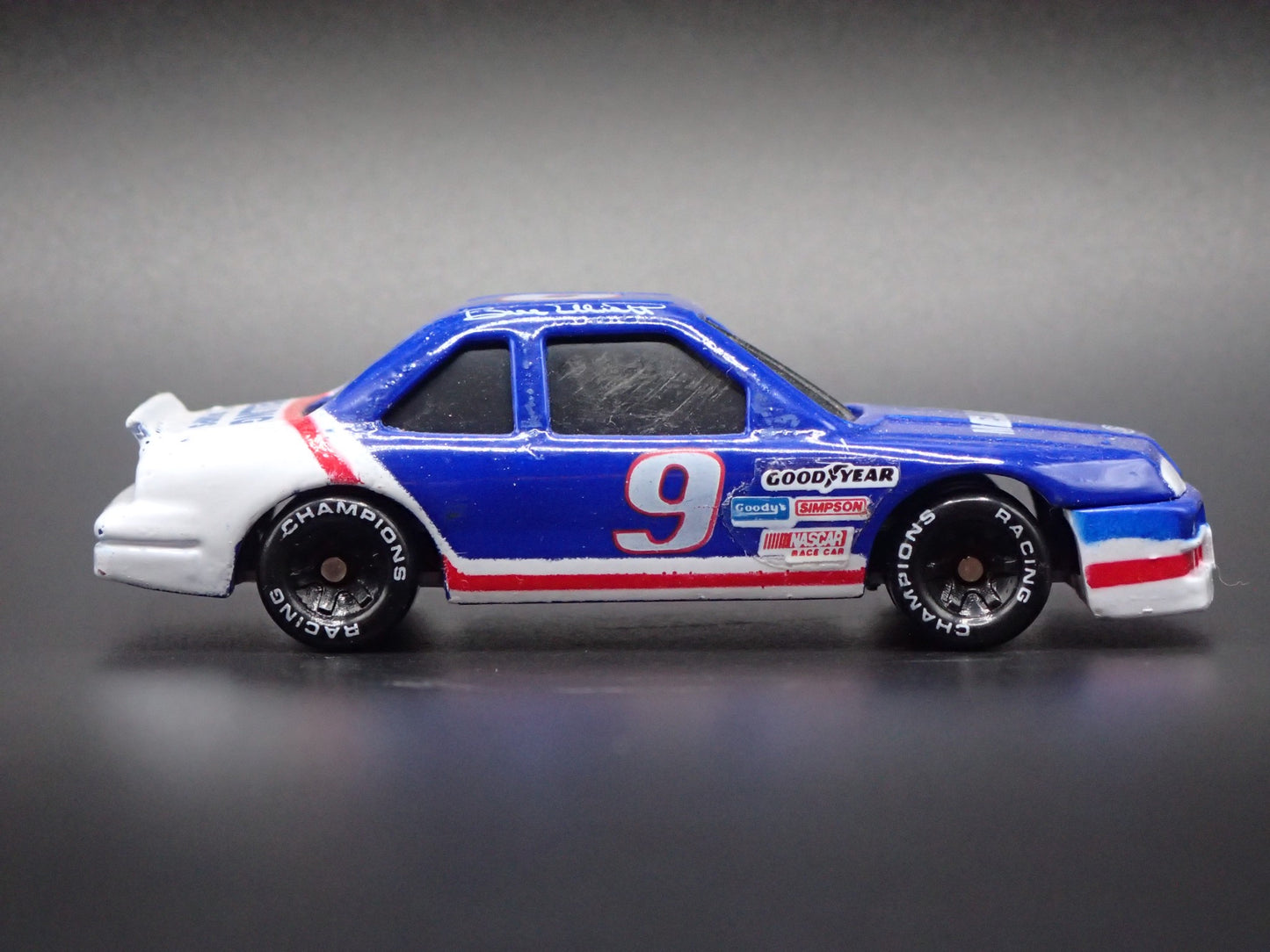 1991 91 FORD THUNDERBIRD 9 BILL ELLIOTT NASCAR 1:64 SCALE DIECAST MODEL CAR