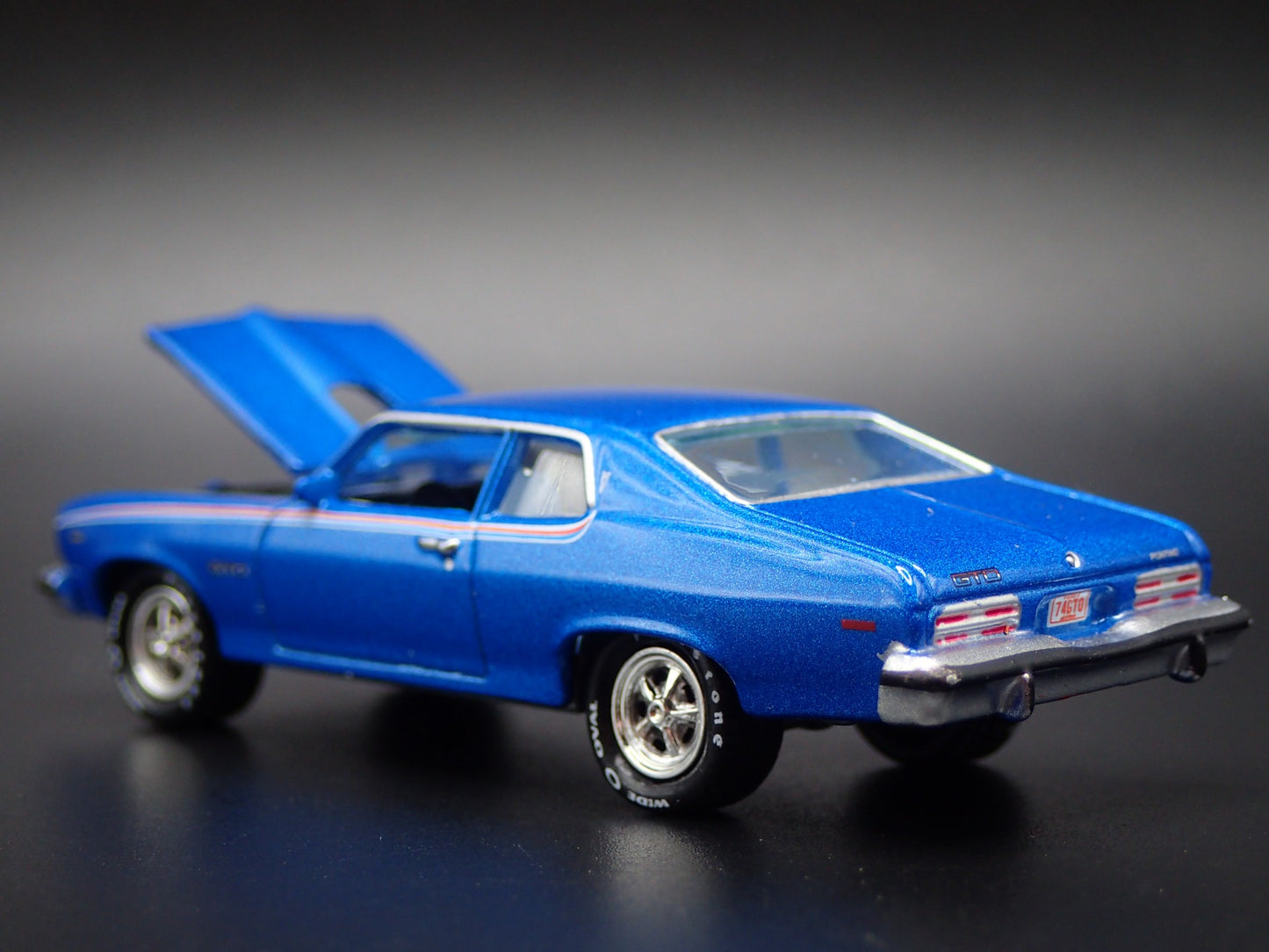 1974 74 PONTIAC GTO MUSCLE CAR BLUE 1:64 SCALE DIORAMA DIECAST MODEL CAR
