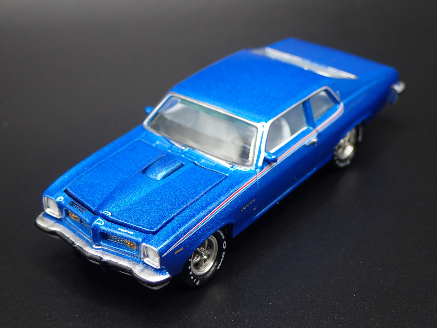 1974 74 PONTIAC GTO MUSCLE CAR BLUE 1:64 SCALE DIORAMA DIECAST MODEL CAR