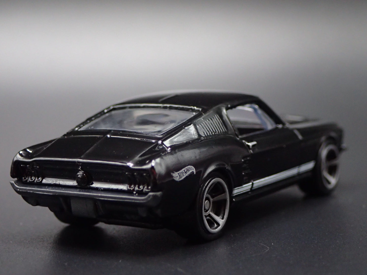 1967 67 FORD MUSTANG FASTBACK BLACK 1:64 SCALE COLLECTIBLE DIECAST MODEL CAR