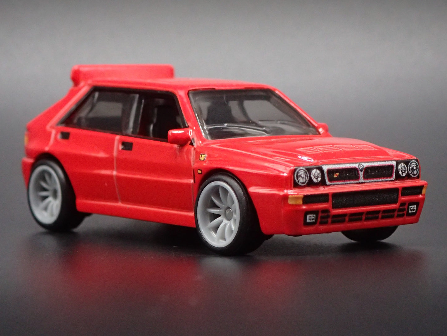 1987-1994 LANCIA DELTA INTEGRALE RED 1:64 SCALE COLLECTIBLE DIECAST MODEL CAR