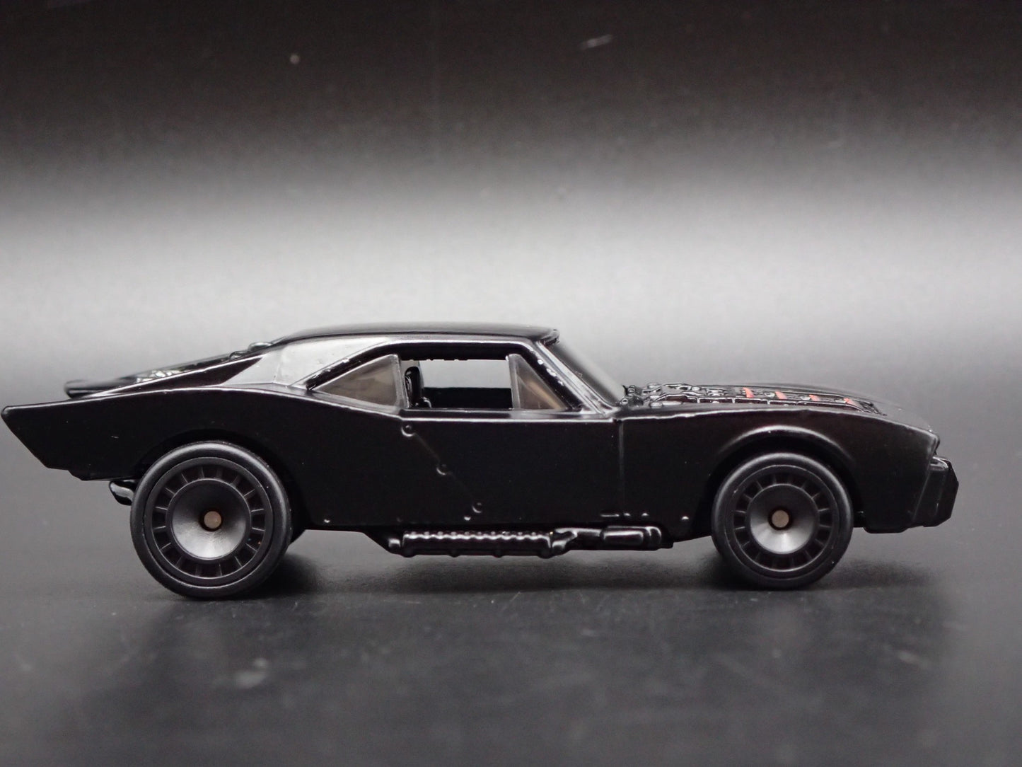 2021 21 THE BATMAN BATMOBILE 1:64 SCALE COLLECTIBLE DIORAMA DIECAST MODEL CAR