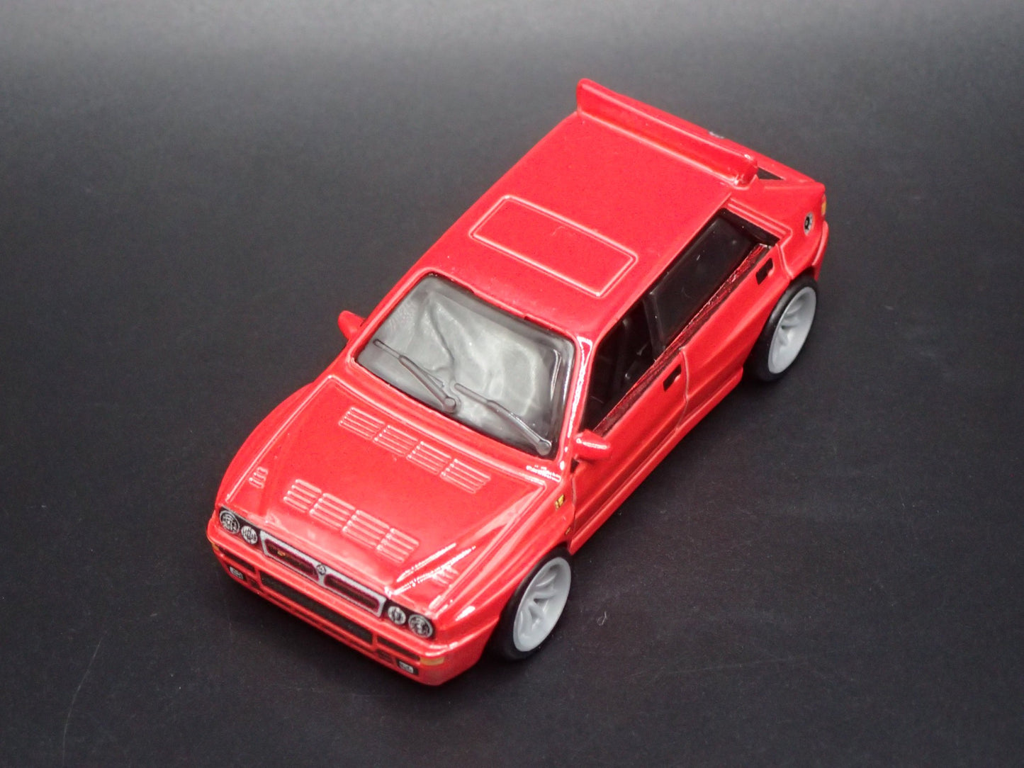 1987-1994 LANCIA DELTA INTEGRALE RED 1:64 SCALE COLLECTIBLE DIECAST MODEL CAR