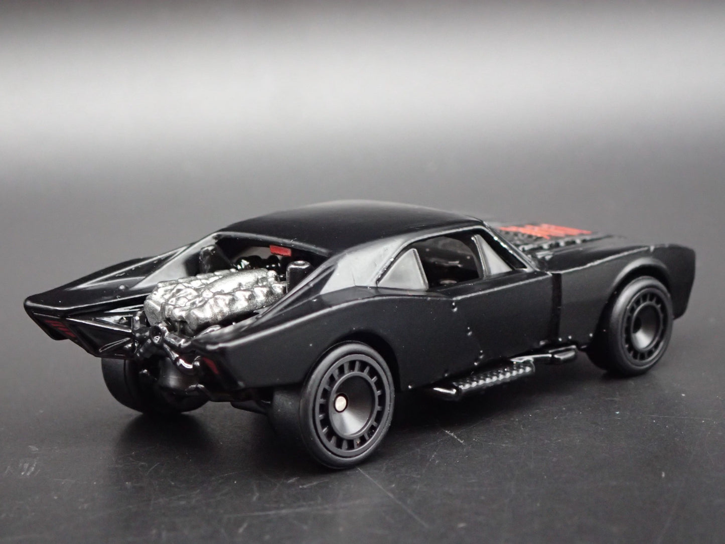 2021 21 THE BATMAN BATMOBILE 1:64 SCALE COLLECTIBLE DIORAMA DIECAST MODEL CAR