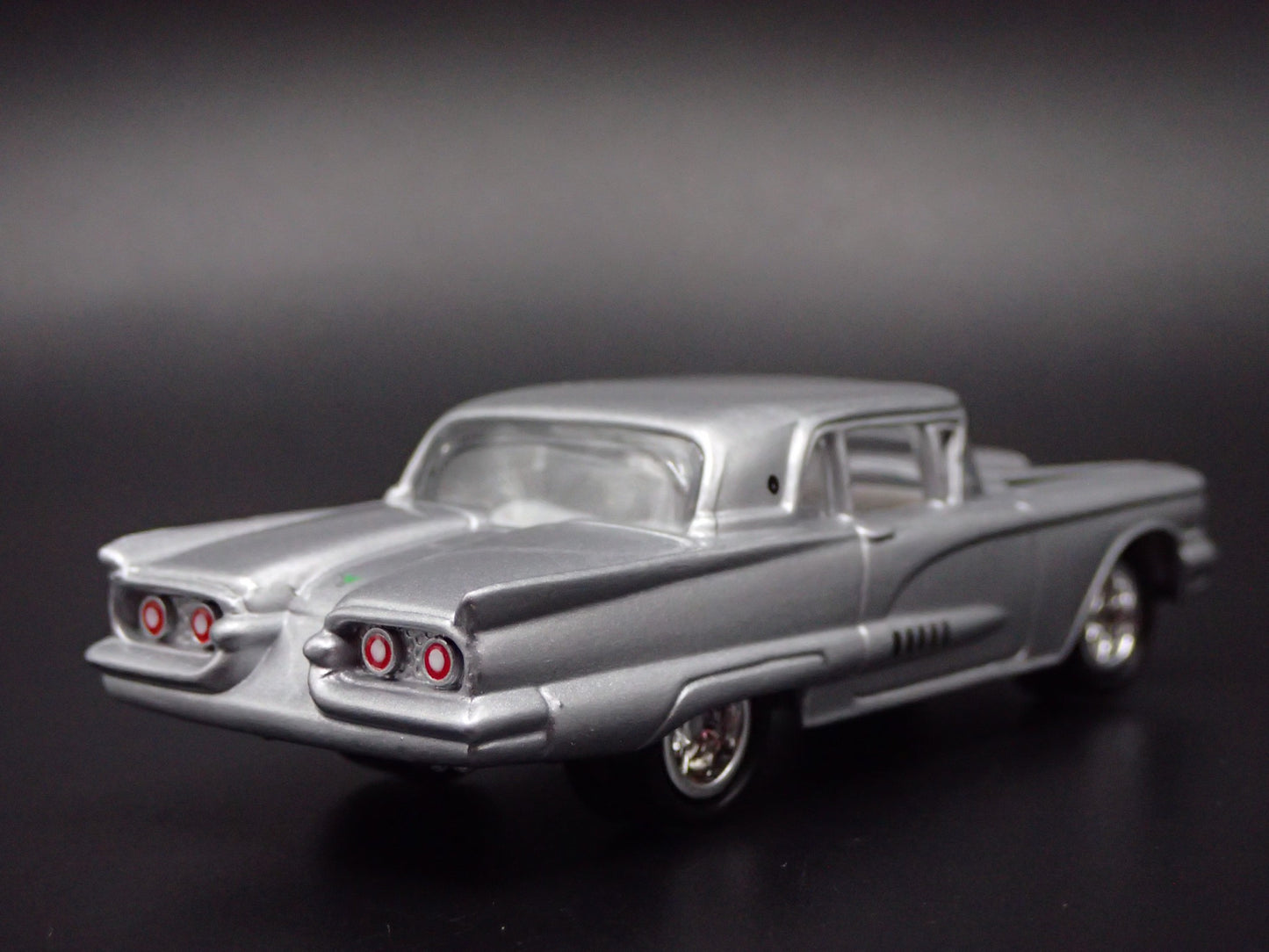 1958 58 FORD THUNDERBIRD TBIRD 1:64 SCALE COLLECTIBLE DIORAMA DIECAST MODEL CAR