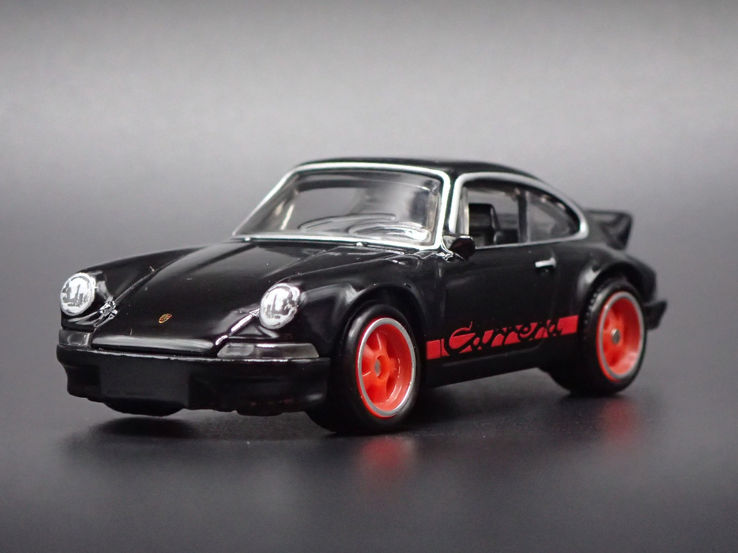1973-1977 PORSCHE 911 CARRERA RS 2.7 BLACK 1:64 SCALE DIORAMA DIECAST MODEL CAR