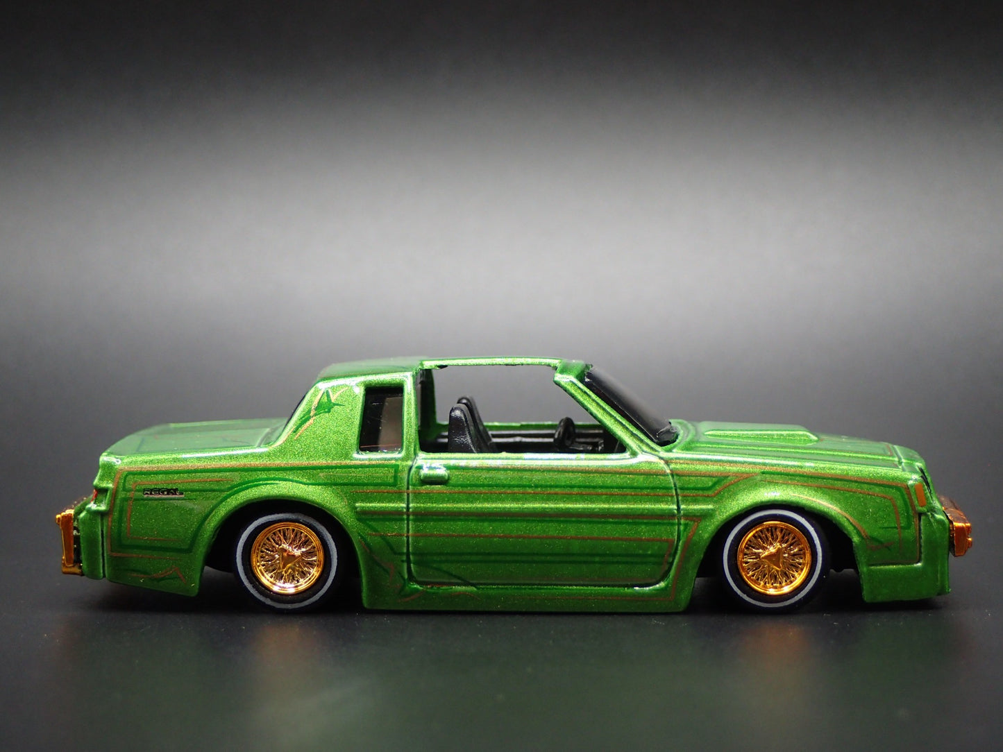 1987 87 BUICK REGAL T-TYPE LOWRIDER ADJUSTABLE SUSPENSION 1:64 DIECAST MODEL CAR