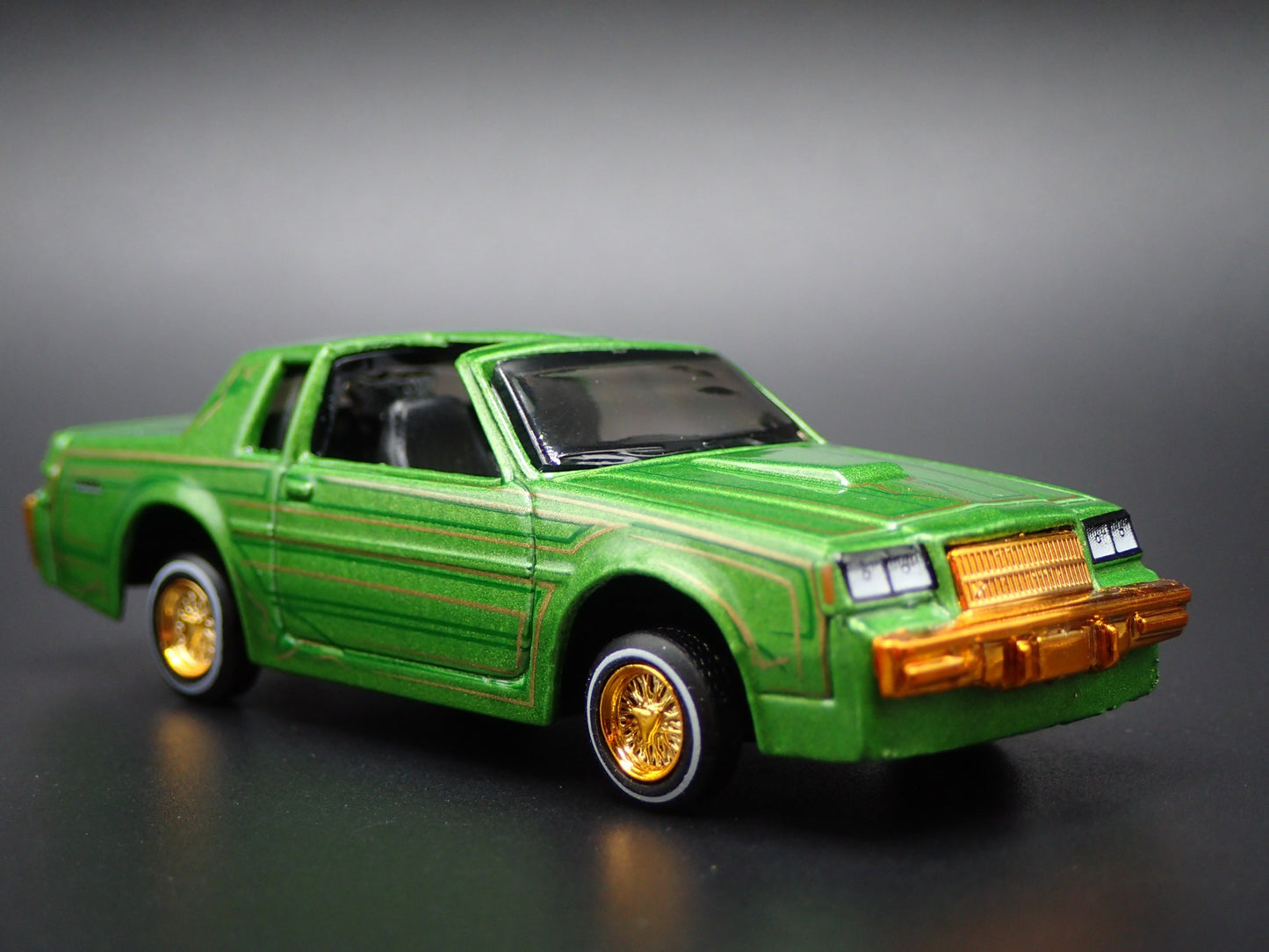 1987 87 BUICK REGAL T-TYPE LOWRIDER ADJUSTABLE SUSPENSION 1:64 DIECAST MODEL CAR