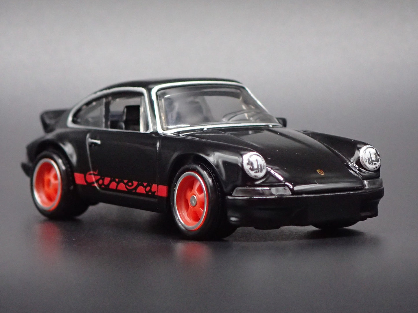 1973-1977 PORSCHE 911 CARRERA RS 2.7 BLACK 1:64 SCALE DIORAMA DIECAST MODEL CAR