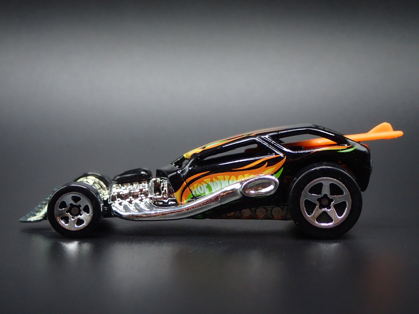 HOT WHEELS SURF CRATE CUSTOM CAR BLACK 1/64 SCALE COLLECTIBLE DIECAST MODEL CAR