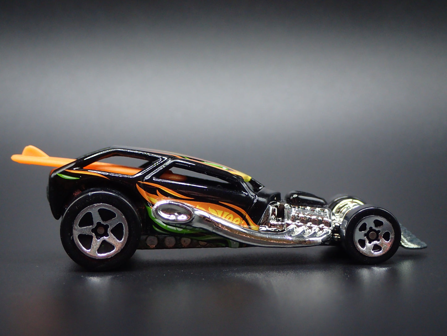 HOT WHEELS SURF CRATE CUSTOM CAR BLACK 1/64 SCALE COLLECTIBLE DIECAST MODEL CAR