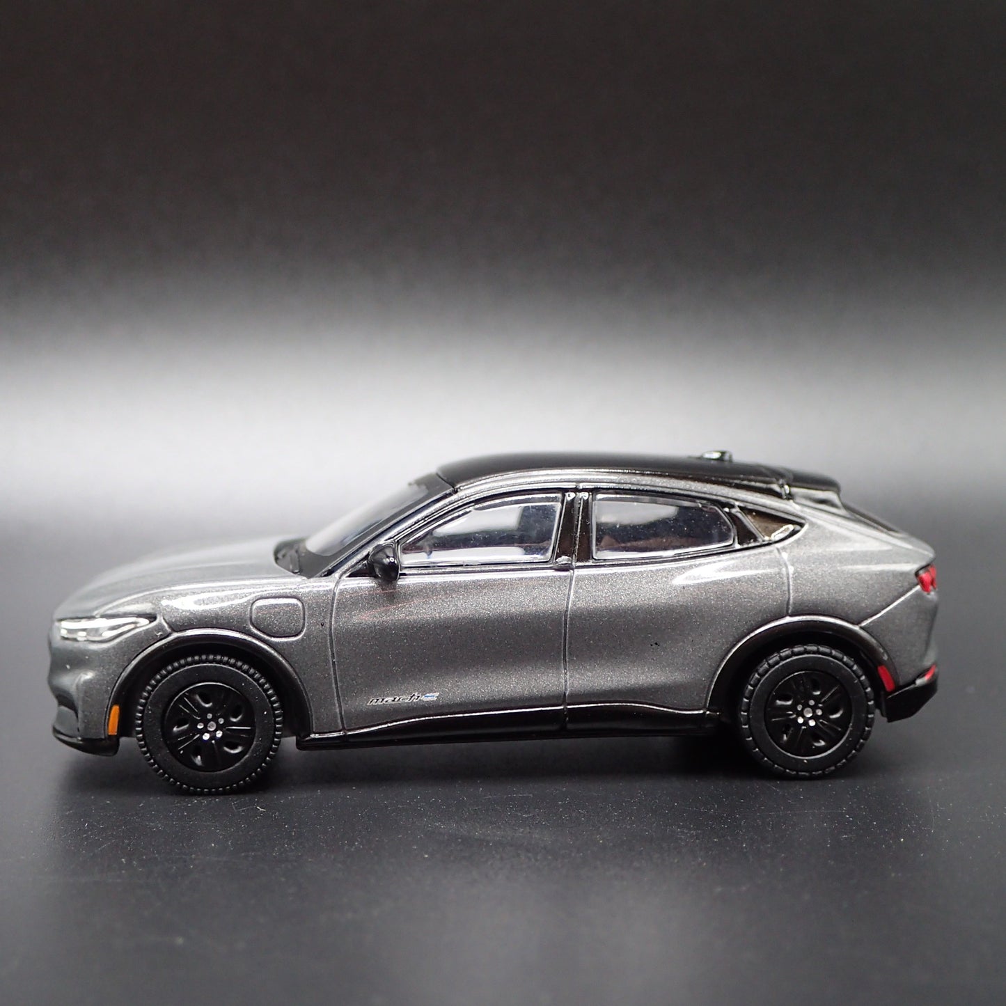 2021-2025 FORD MUSTANG MACH E GT ELECTRIC 1/64 SCALE DIORAMA DIECAST MODEL CAR