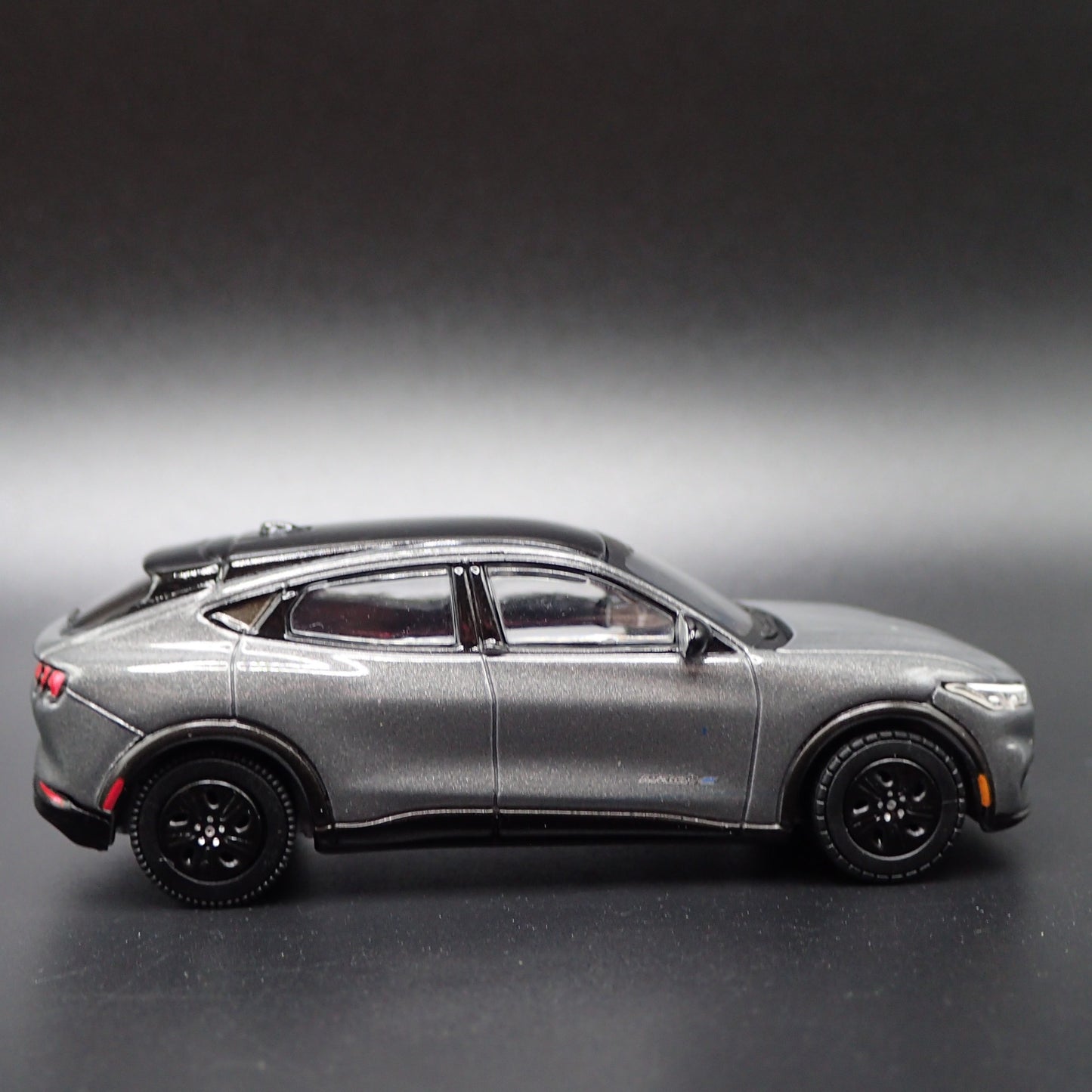 2021-2025 FORD MUSTANG MACH E GT ELECTRIC 1/64 SCALE DIORAMA DIECAST MODEL CAR