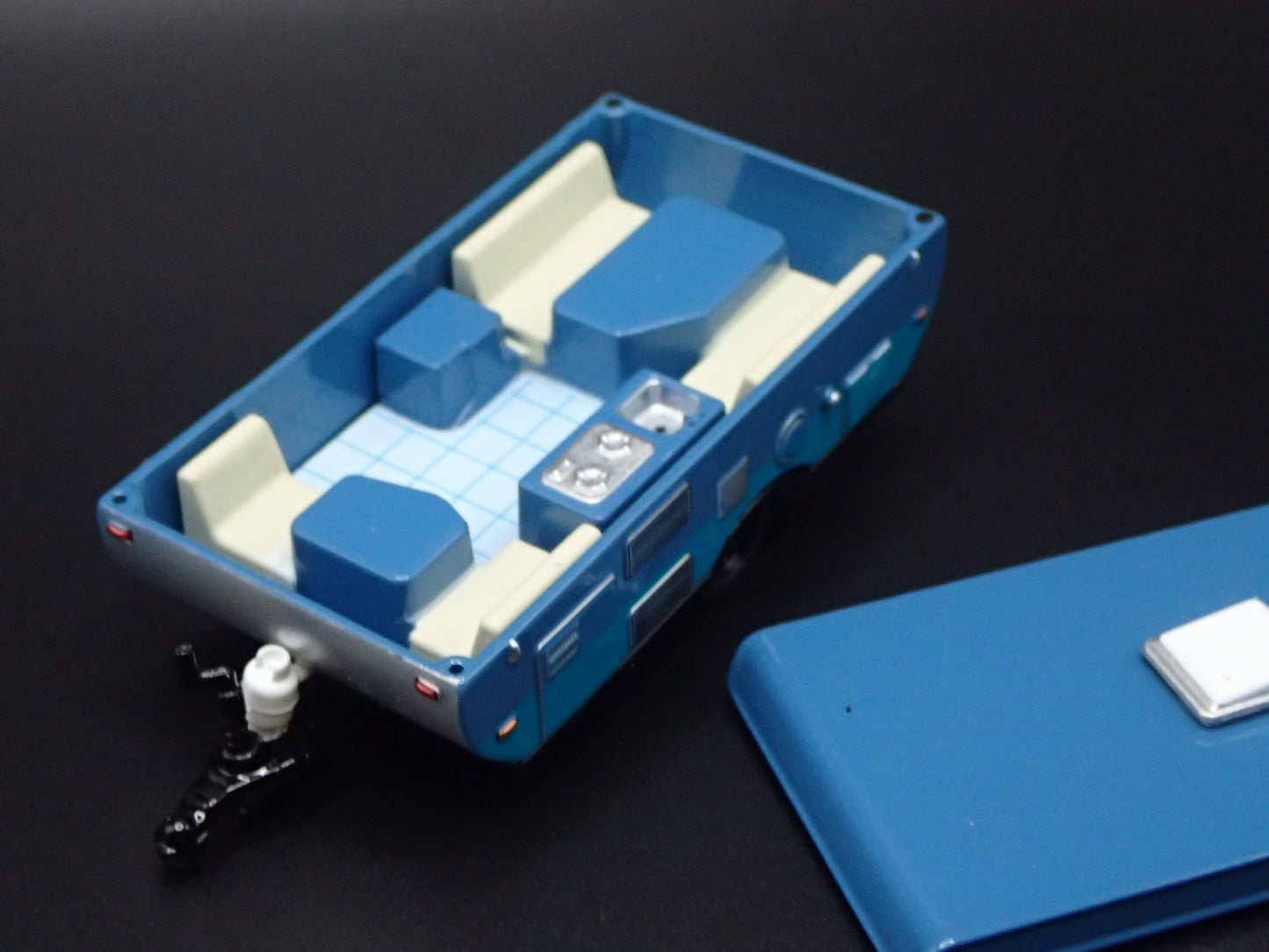 POP-UP CAMPER TRAILER DETAILED INTERIOR 1:64 SCALE DIORAMA DIECAST MODEL CAR