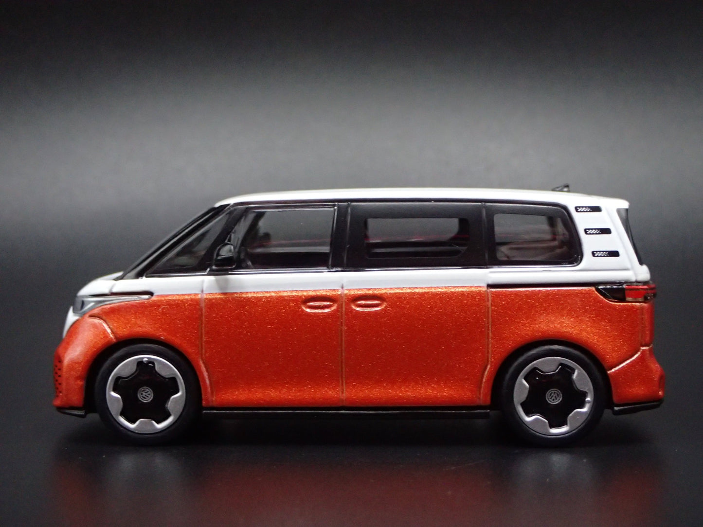 2025 2026 VW VOLKSWAGEN ID BUZZ ELECTRIC CAR ORANGE 1:64 SCALE DIECAST MODEL CAR