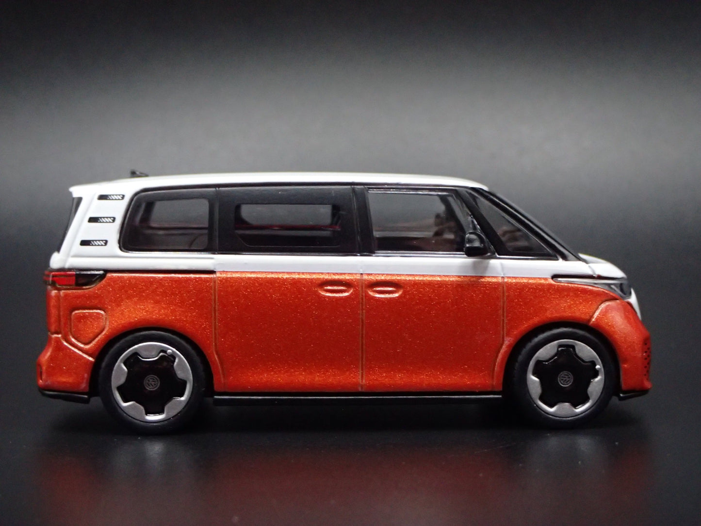 2025 2026 VW VOLKSWAGEN ID BUZZ ELECTRIC CAR ORANGE 1:64 SCALE DIECAST MODEL CAR