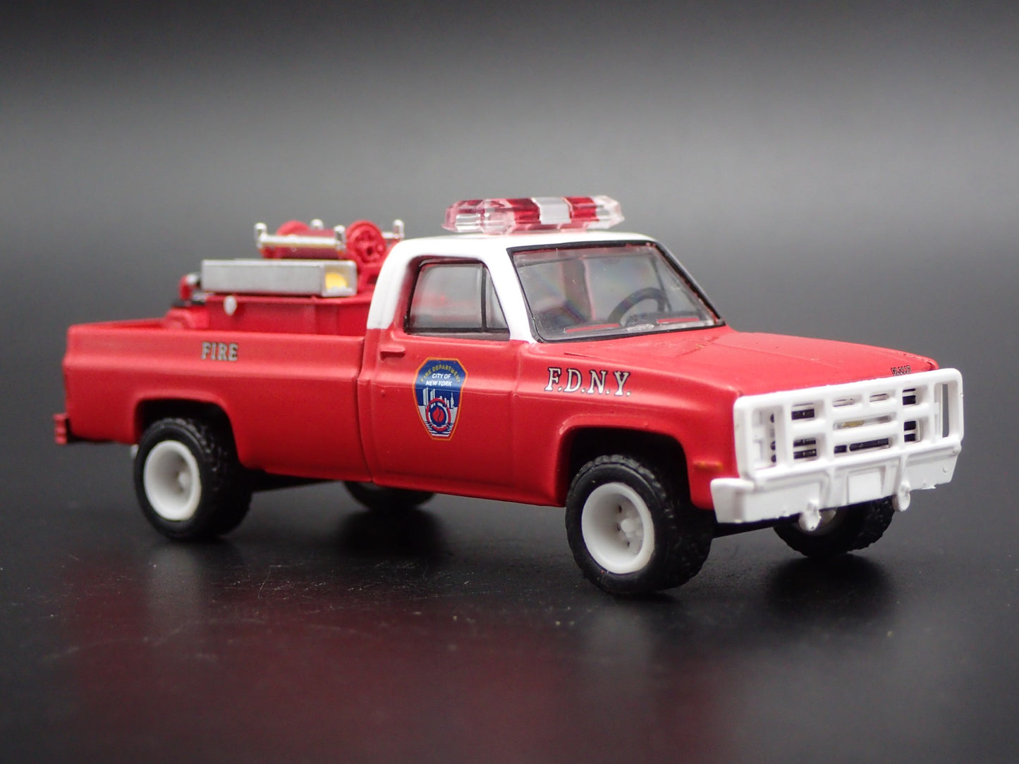 1986 86 CHEVROLET TRUCK M1008 SQUAREBODY 4X4 FDNY 1:64 SCALE DIECAST MODEL CAR