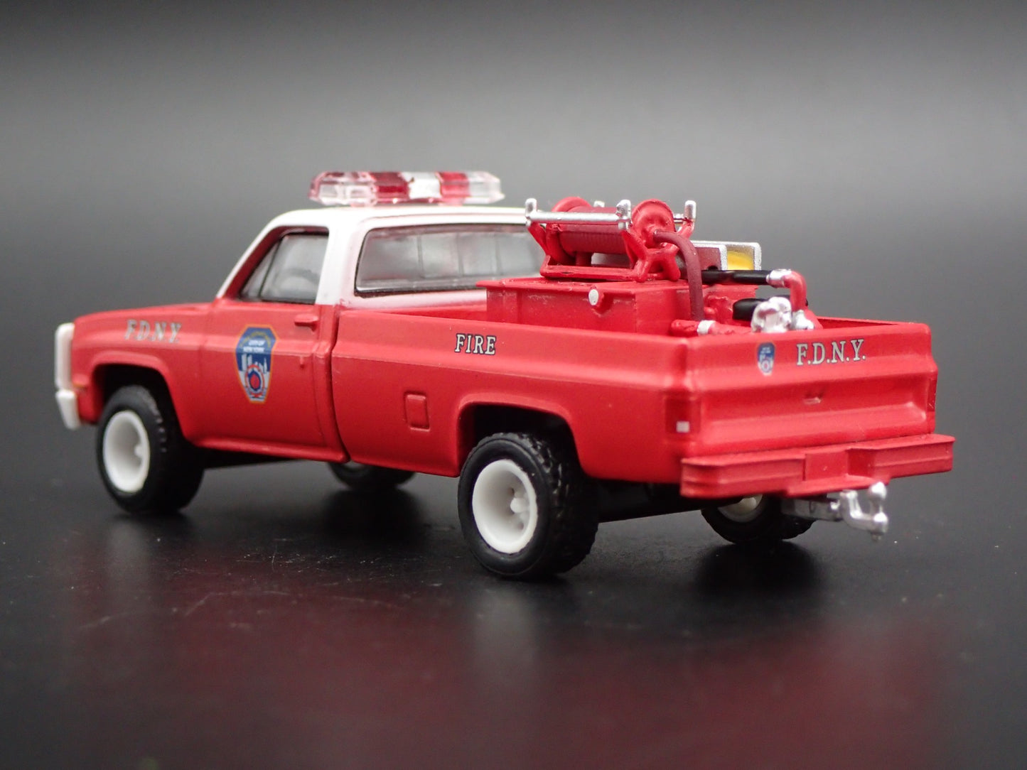 1986 86 CHEVROLET TRUCK M1008 SQUAREBODY 4X4 FDNY 1:64 SCALE DIECAST MODEL CAR