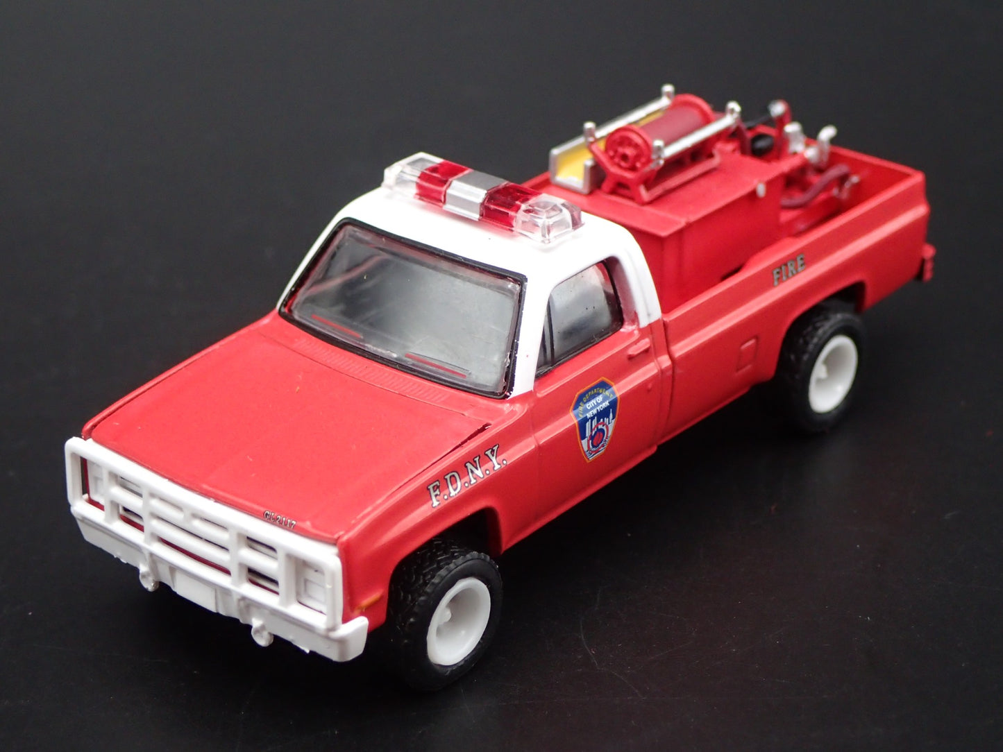 1986 86 CHEVROLET TRUCK M1008 SQUAREBODY 4X4 FDNY 1:64 SCALE DIECAST MODEL CAR