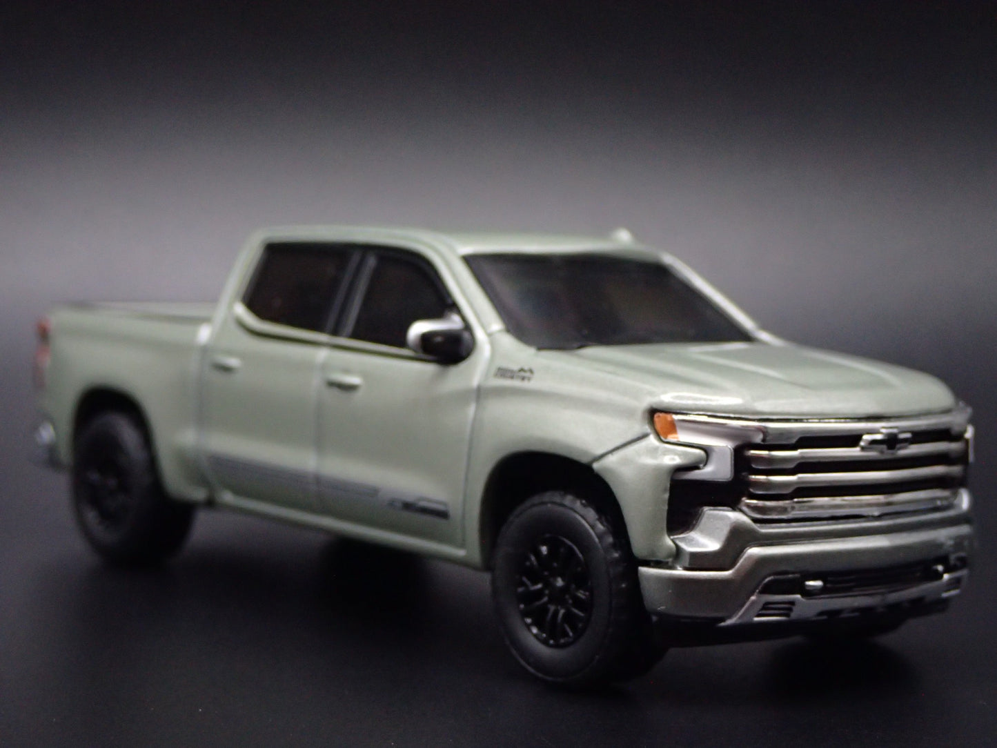 2019-2025 CHEVY SILVERADO PICKUP TRUCK HIGH COUNTRY 1:64 SCALE DIECAST MODEL CAR