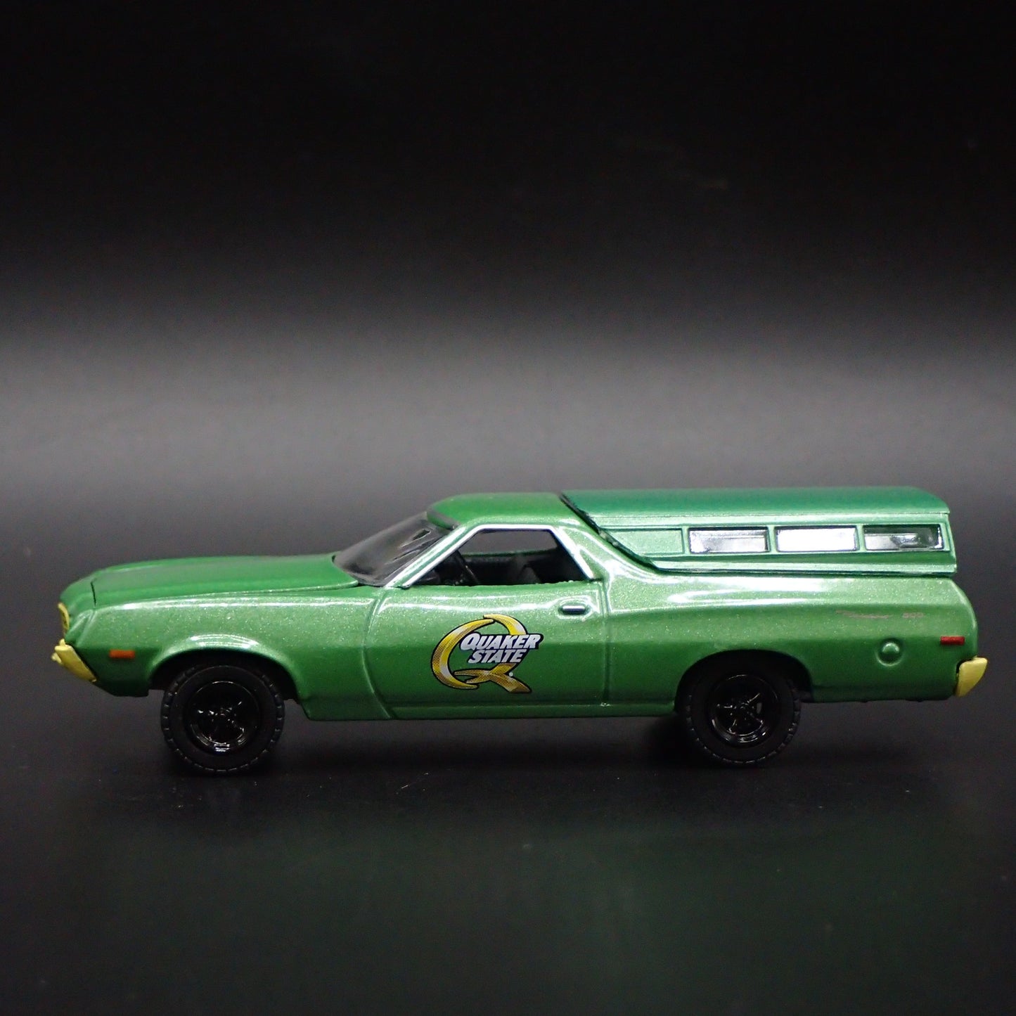 1972 72 FORD RANCHERO 500 PICKUP TRUCK QUAKER STATE 1:64 SCALE DIECAST MODEL CAR