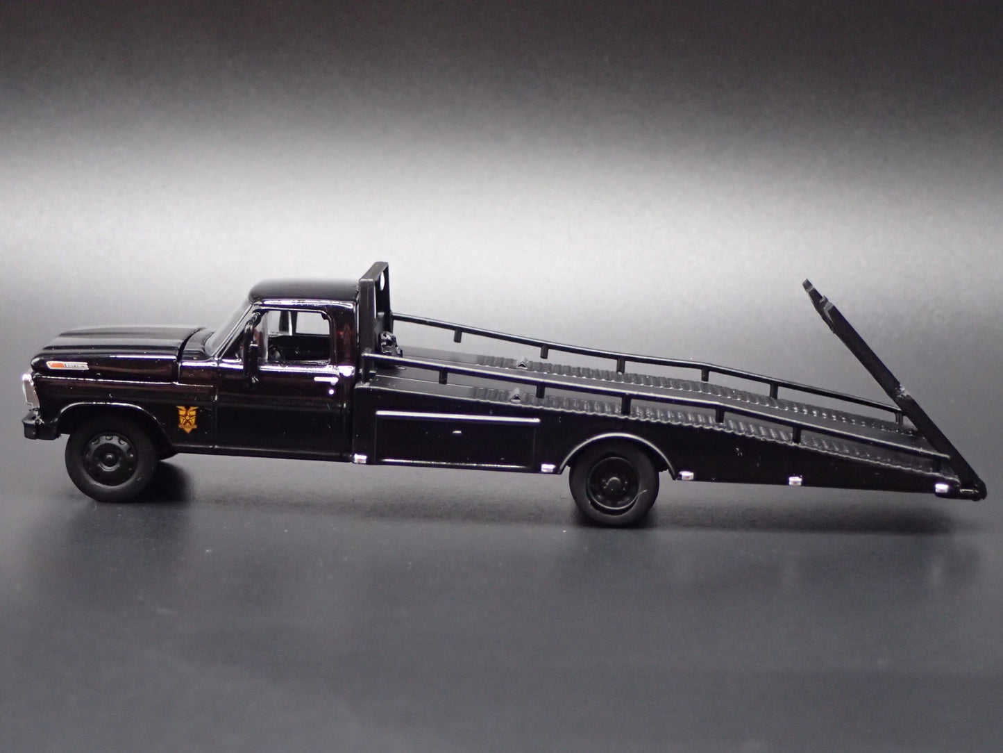 1972 72 FORD F-350 RAMP TRUCK BLACK 1:64 SCALE COLLECTIBLE DIECAST MODEL CAR