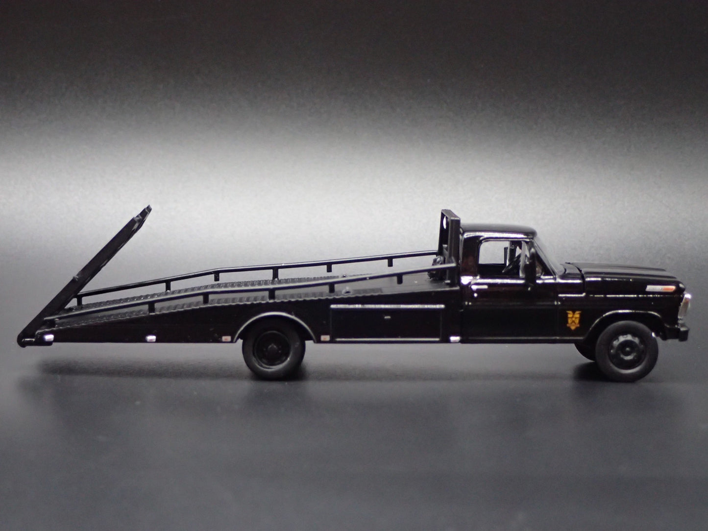 1972 72 FORD F-350 RAMP TRUCK BLACK 1:64 SCALE COLLECTIBLE DIECAST MODEL CAR