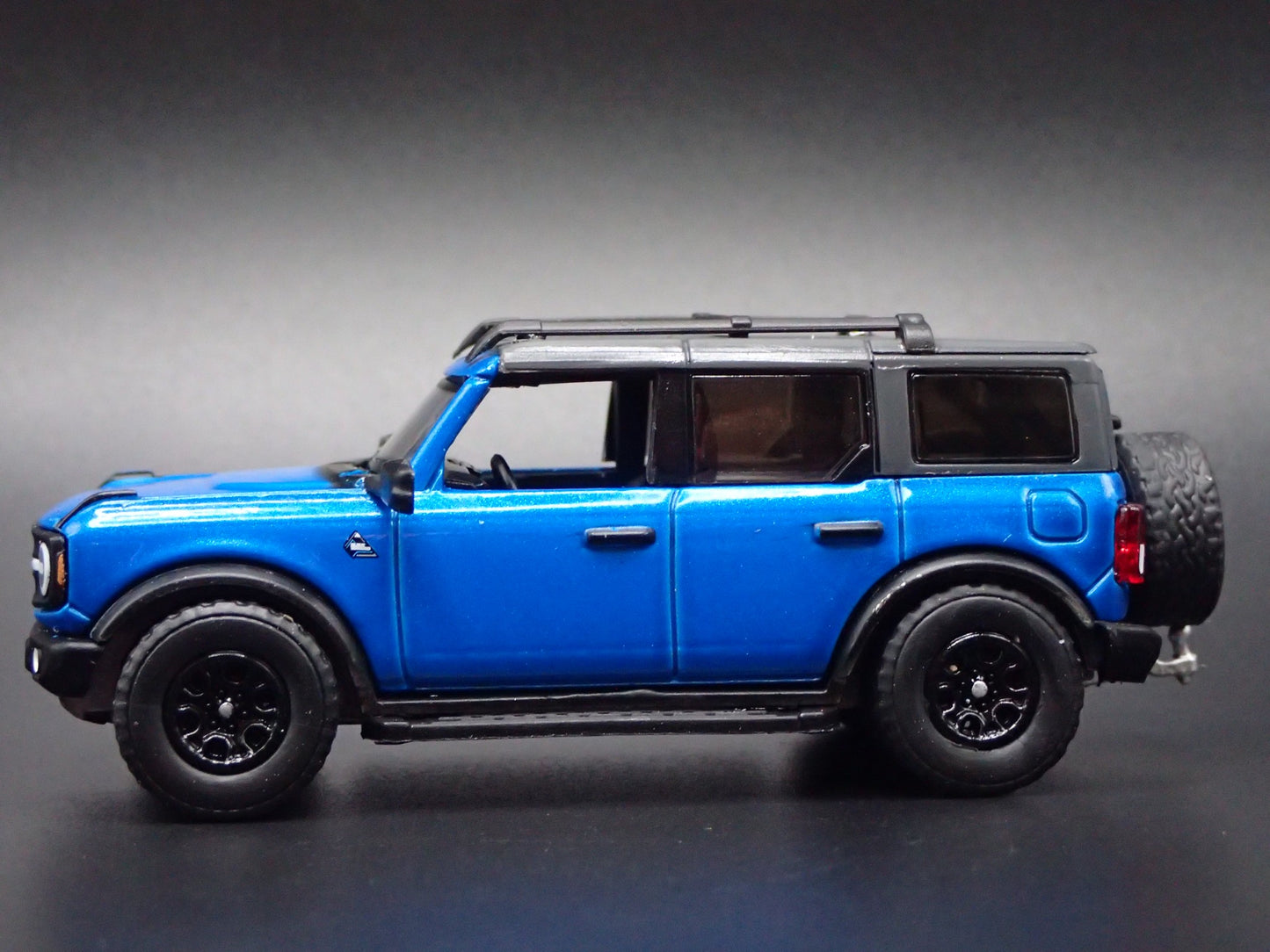 2021-2025 FORD BRONCO 4 FOUR DOOR w HITCH BLUE 1:64 SCALE DIECAST MODEL CAR