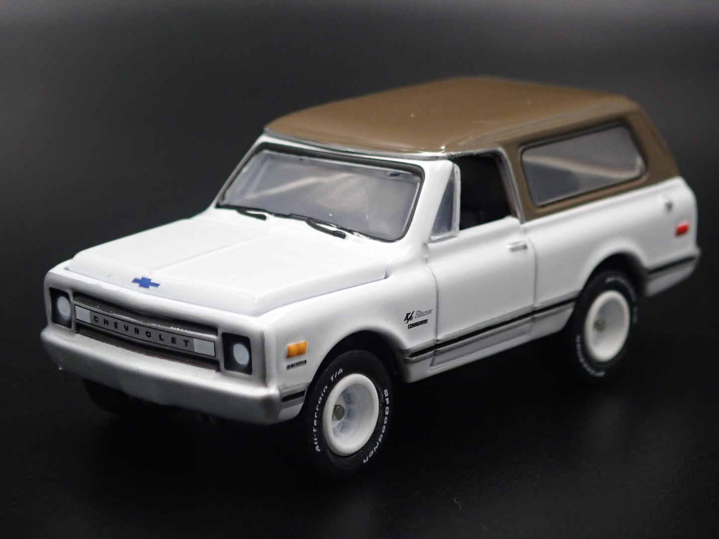 1970 70 CHEVY CHEVROLET BLAZER W HITCH RARE 1:64 SCALE DIORAMA DIECAST MODEL CAR