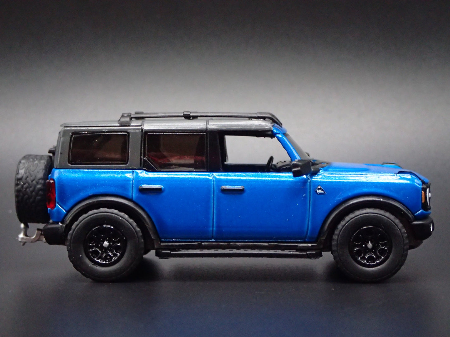 2021-2025 FORD BRONCO 4 FOUR DOOR w HITCH BLUE 1:64 SCALE DIECAST MODEL CAR