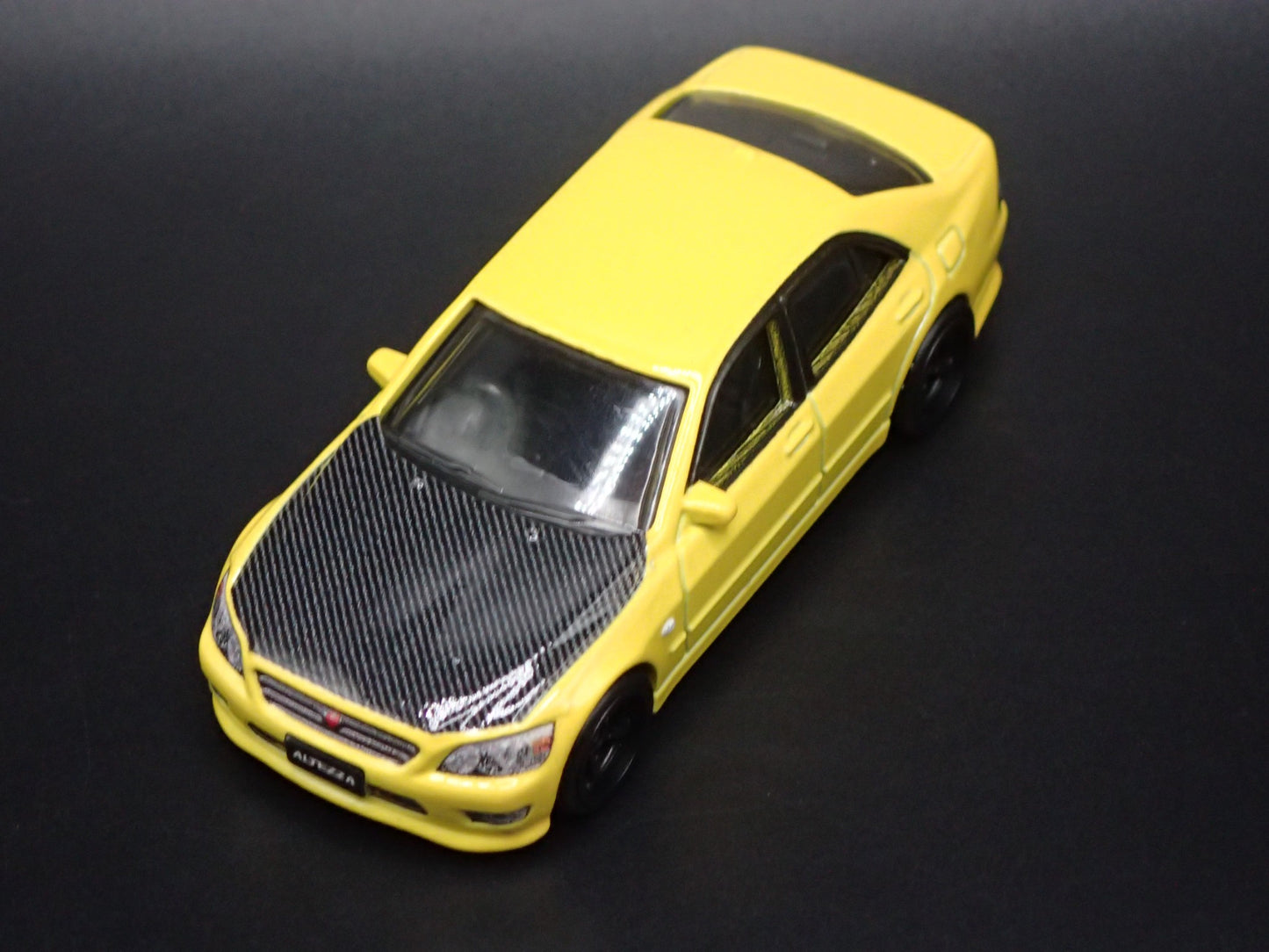 1998-2005 TOYOTA ALTEZZA LEXUS YELLOW 1:64 SCALE DIORAMA DIECAST MODEL CAR