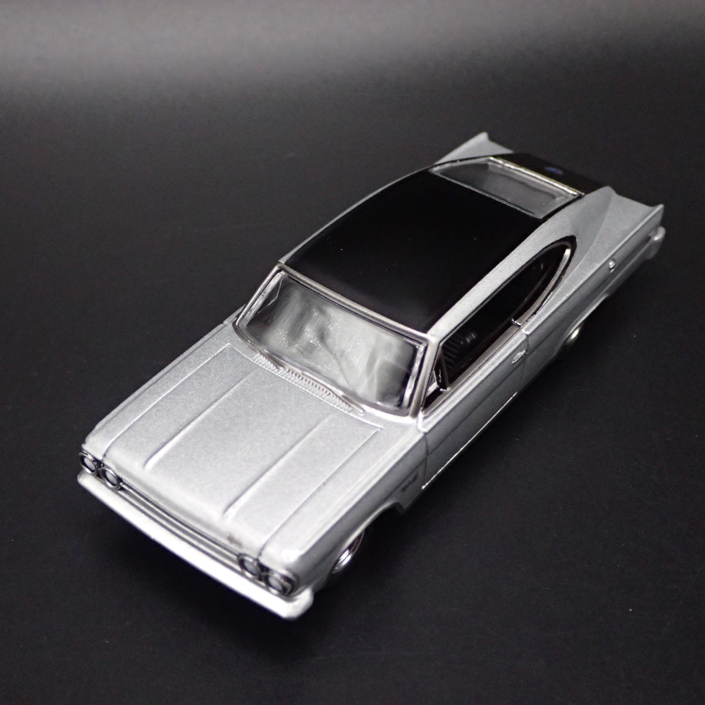 1965 65 AMC RAMBLER MARLIN RARE 1:64 SCALE COLLECTIBLE DIORAMA DIECAST MODEL CAR