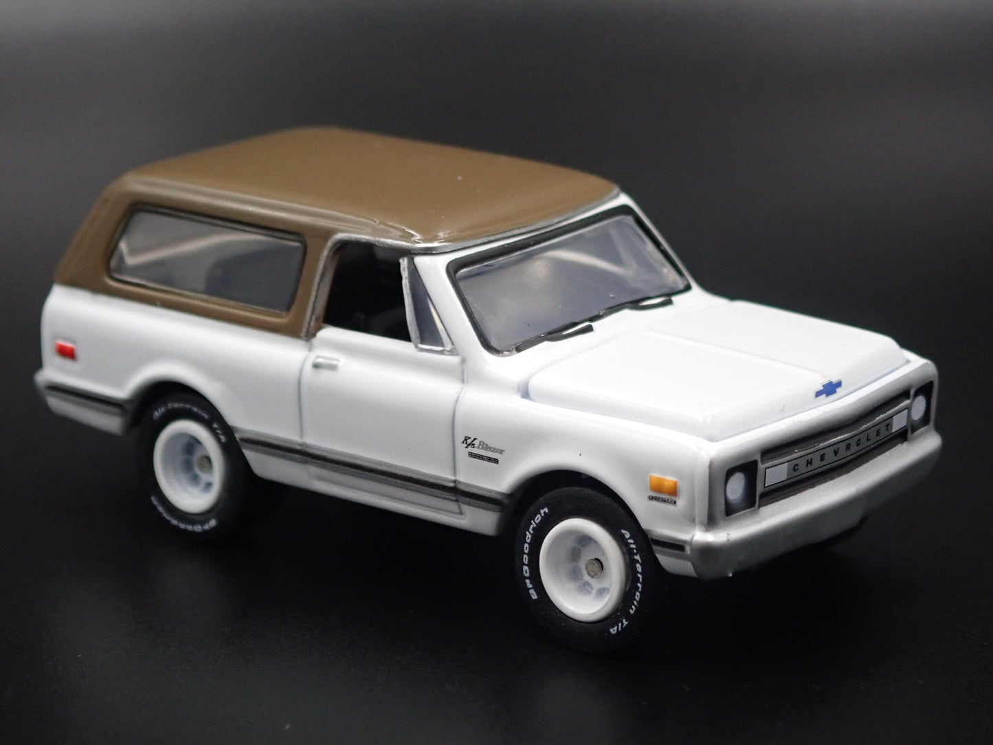 1970 70 CHEVY CHEVROLET BLAZER W HITCH RARE 1:64 SCALE DIORAMA DIECAST MODEL CAR
