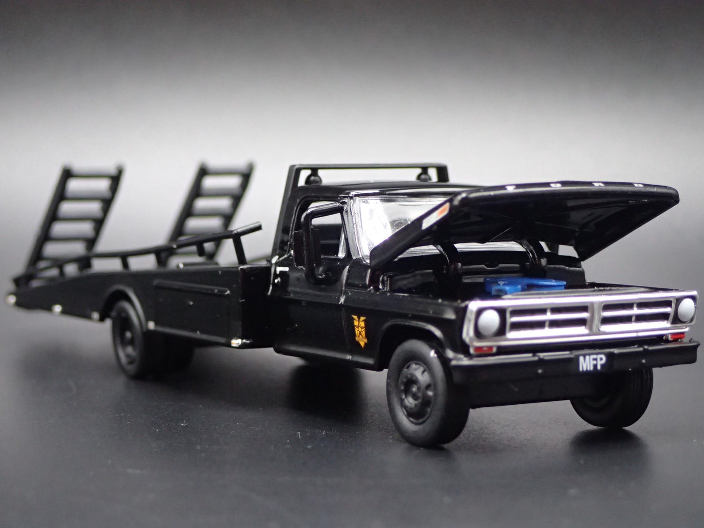 1972 72 FORD F-350 RAMP TRUCK BLACK 1:64 SCALE COLLECTIBLE DIECAST MODEL CAR