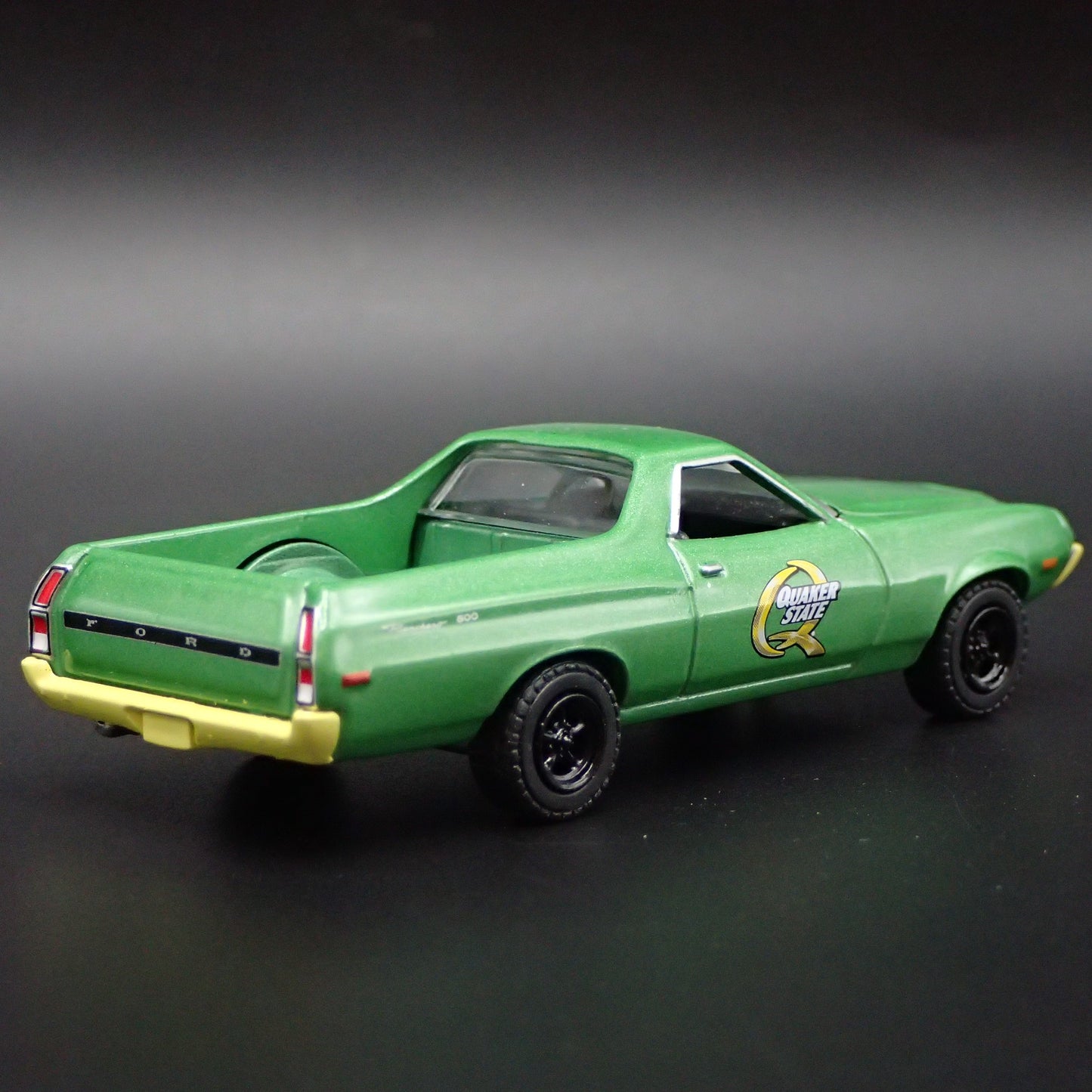 1972 72 FORD RANCHERO 500 PICKUP TRUCK QUAKER STATE 1:64 SCALE DIECAST MODEL CAR