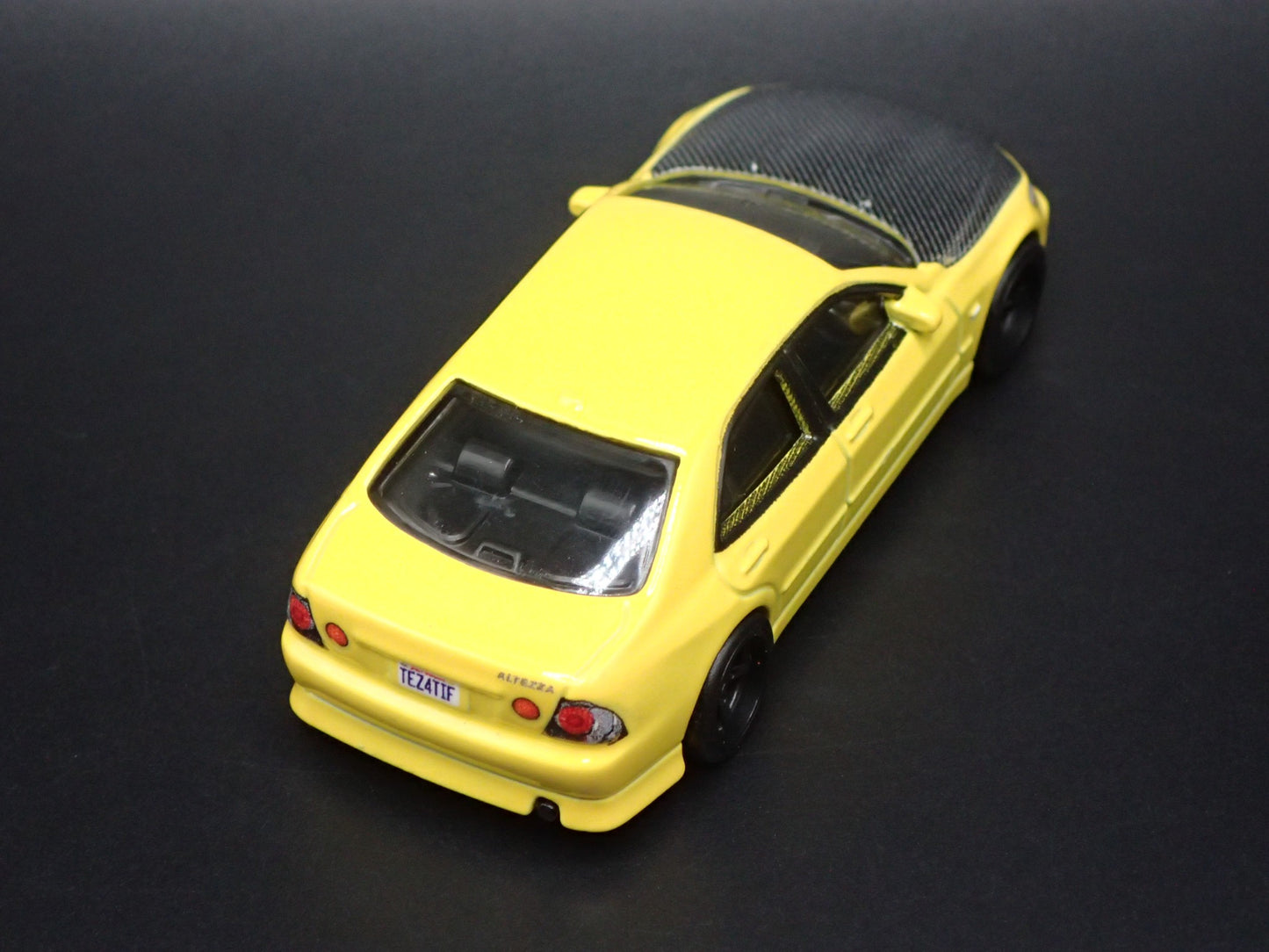 1998-2005 TOYOTA ALTEZZA LEXUS YELLOW 1:64 SCALE DIORAMA DIECAST MODEL CAR
