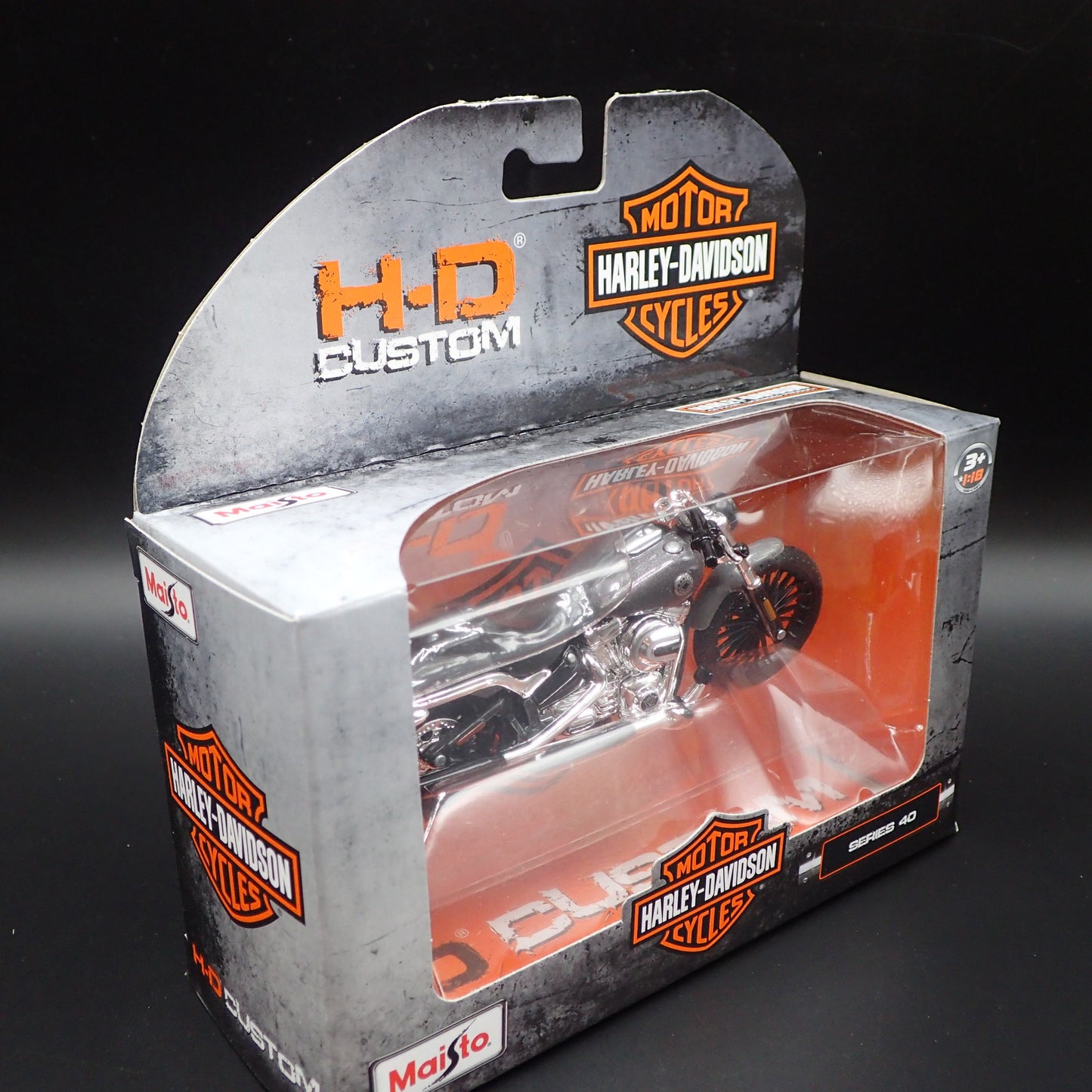 2016 16 BREAKOUT HARLEY DAVIDSON MOTORCYCLE MAISTO SERIES 40 1/18 MODEL BIKE