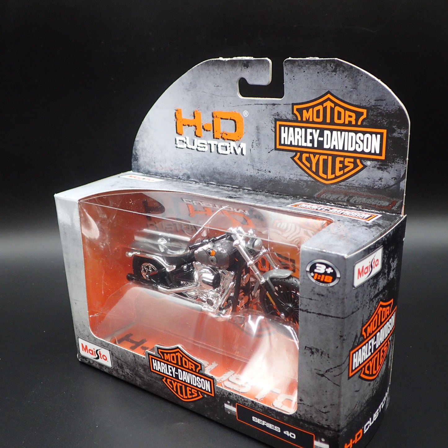 2016 16 BREAKOUT HARLEY DAVIDSON MOTORCYCLE MAISTO SERIES 40 1/18 MODEL BIKE